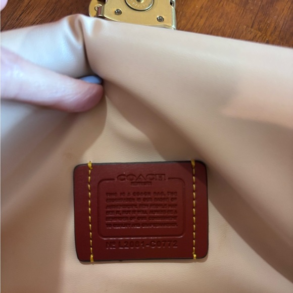 Coach Pillow Tabby 26 handbag - Picture 4 of 6